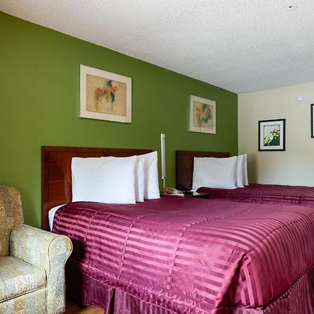 Country Hearth Inn & Suites Marietta Smyrna Exterior photo