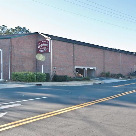 Country Hearth Inn & Suites Marietta Smyrna Exterior photo