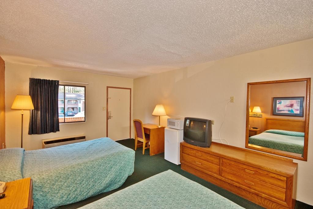 Country Hearth Inn & Suites Marietta Smyrna Room photo
