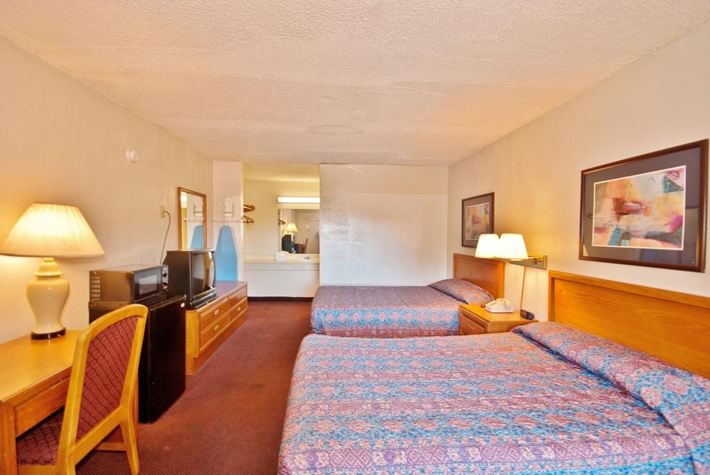 Country Hearth Inn & Suites Marietta Smyrna Room photo
