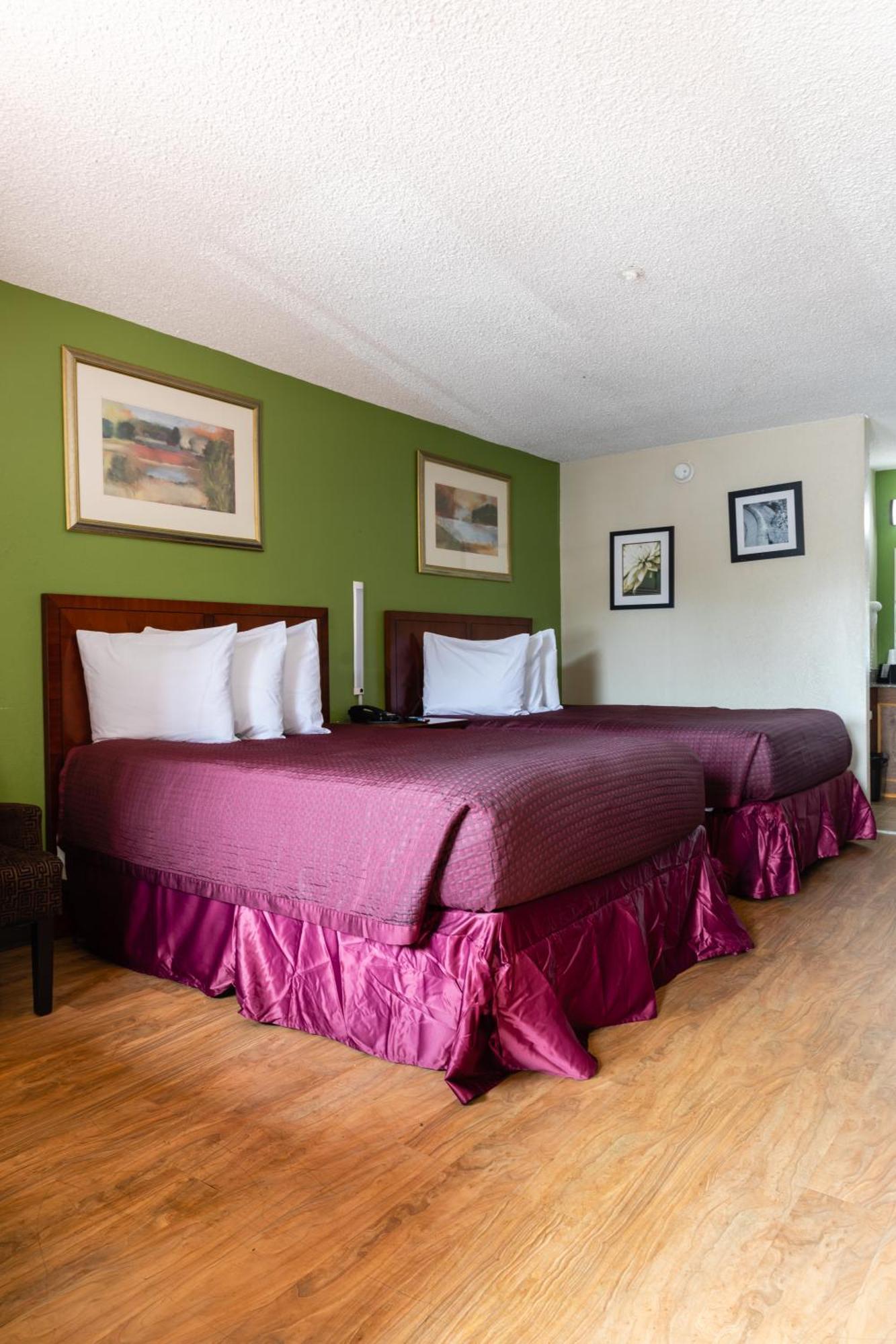 Country Hearth Inn & Suites Marietta Smyrna Exterior photo