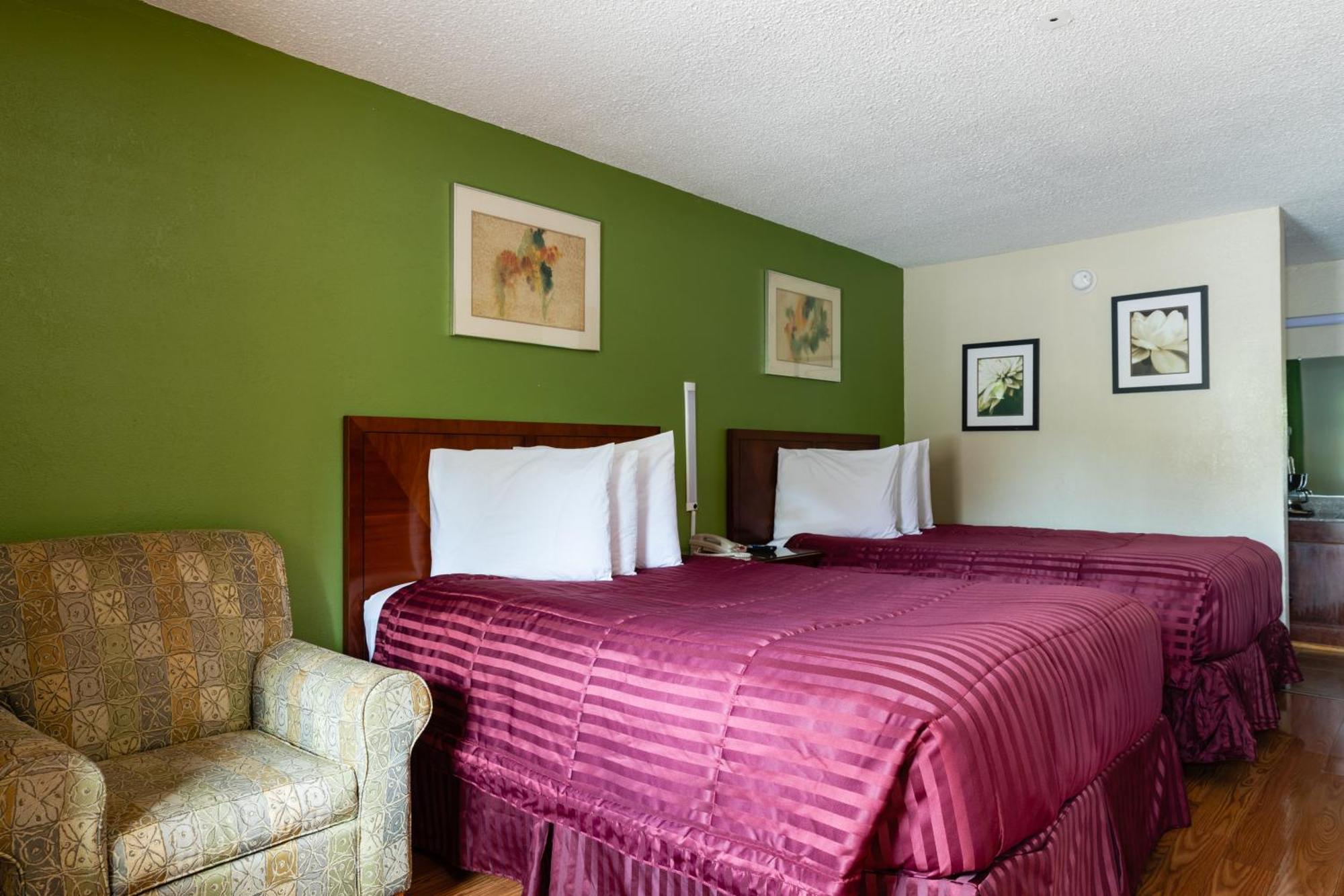 Country Hearth Inn & Suites Marietta Smyrna Exterior photo
