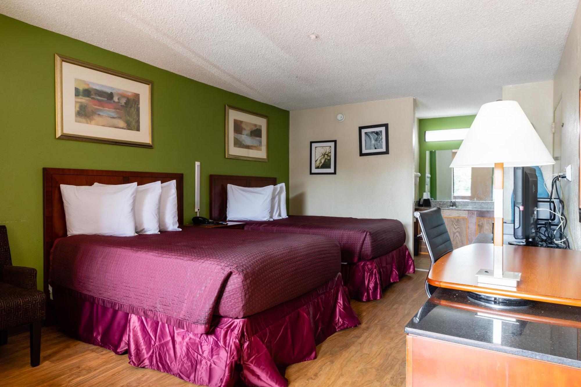 Country Hearth Inn & Suites Marietta Smyrna Exterior photo